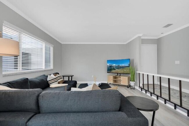 Photo - 311 Island Way