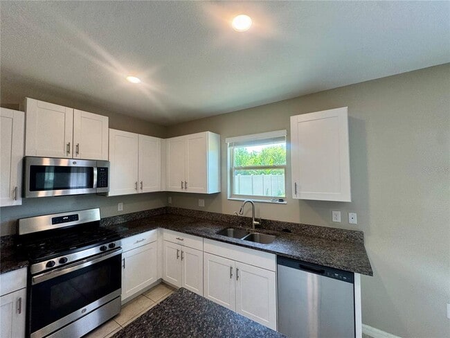 Photo - 5415 Amaryllis Garden St