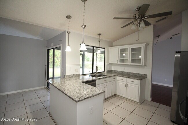 Photo - 1009 Fairplay Ave NW