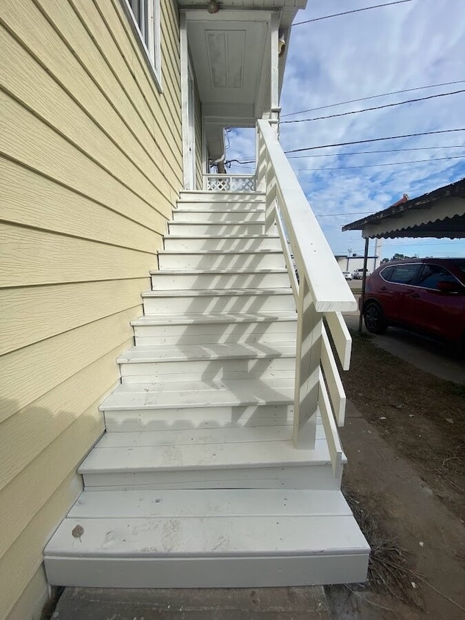 Photo - 607 S Main St