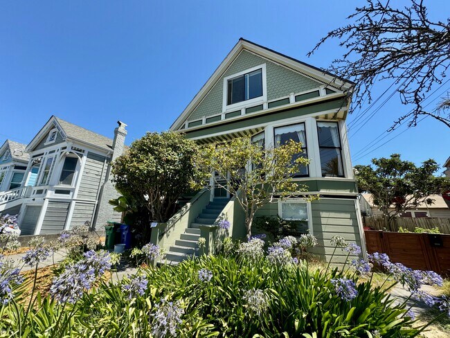 Photo - 1910 Union St Unit A