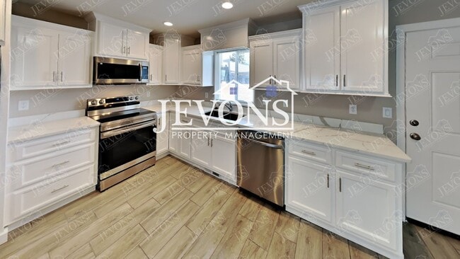 Photo - 1912 W Mead Ave