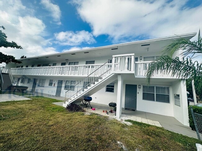 Photo - 523 S K St Lake Worth, FL 33460