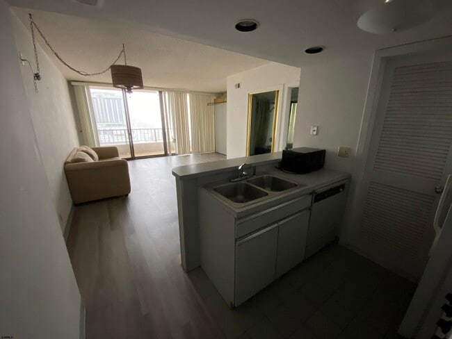 Photo - 3851 Boardwalk Unit 1205