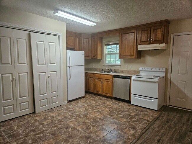 "Charming 3-Bed, 2-Bath Retreat Awaits!"