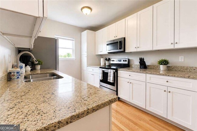 Photo - 809 Spencer St NW