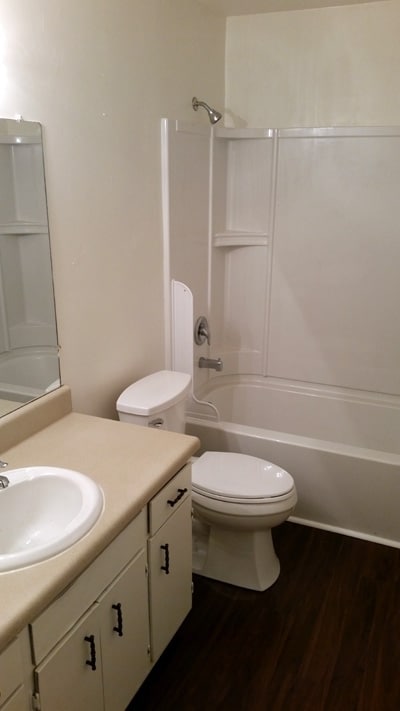 Photo - 196 Locke St