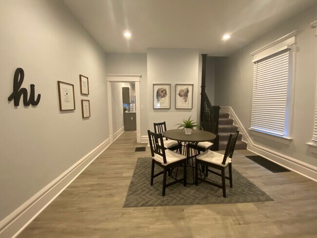 Photo - 435 Stoddart Ave