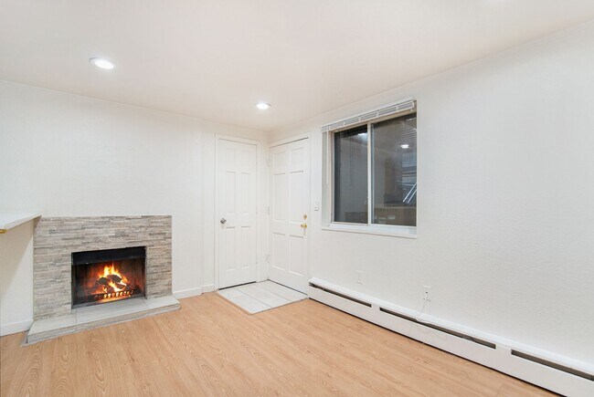 Photo - Beautiful 1 Bed, 1 Bath Condo on Speer- Ch... Unidad 101