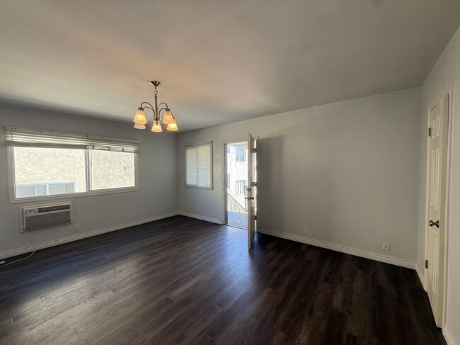 Building Photo - 1526 Corinth Ave