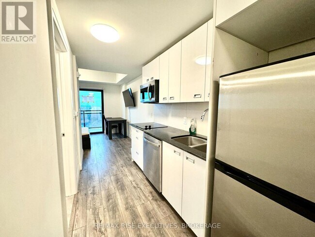 Photo - 652 Princess St Unit 711