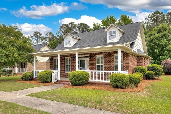 3225 Mayflower Ln