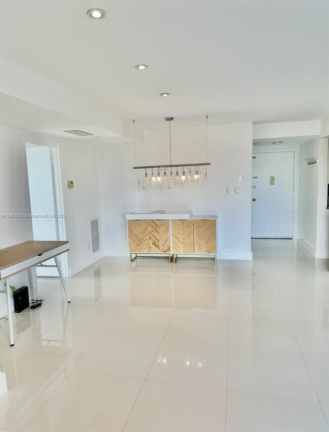 Photo - 8400 Byron Ave Unit 5D