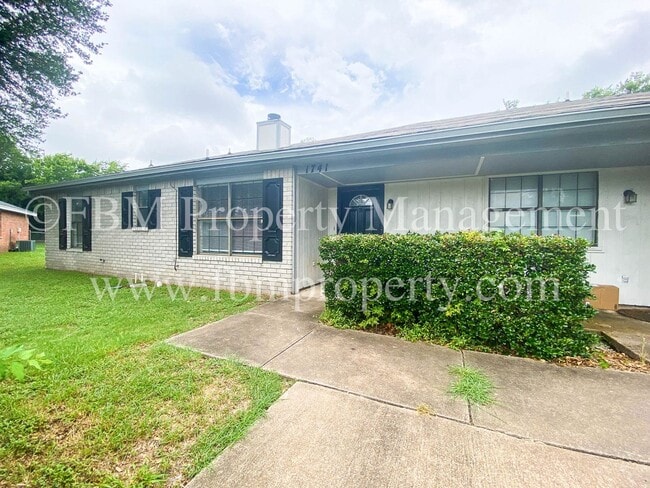 Building Photo - 1739-1741 Dynasty Cir Unit 1741 Rental