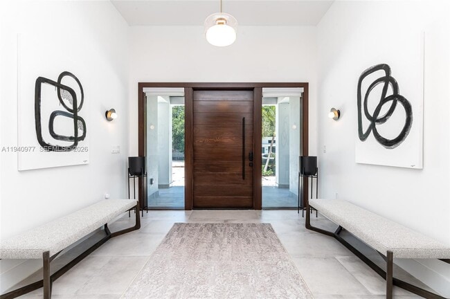 Photo - 2560 NE 199th St