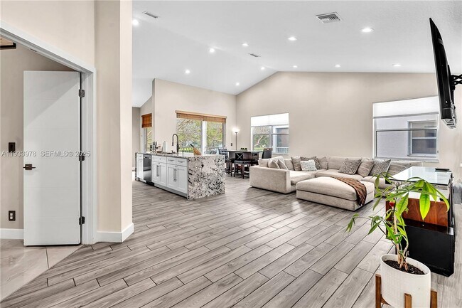 Photo - 8520 Vía Romana