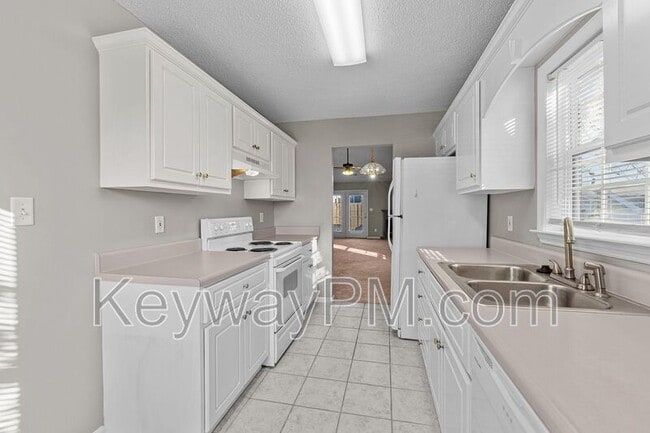 Photo - 2002 Caton Dr