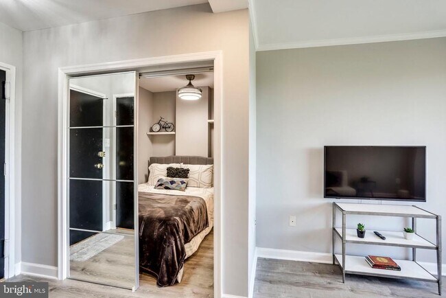 Photo - 1021 Arlington Blvd Unit 427