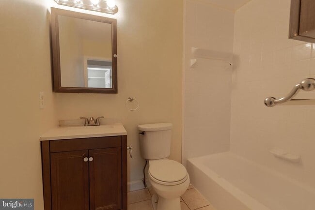 Photo - 5201 Newton St Unidad 202