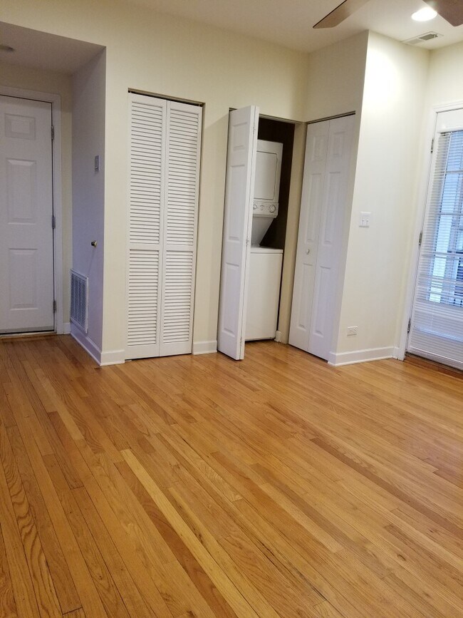 Photo - 6345 N Washtenaw Ave Unit 3E