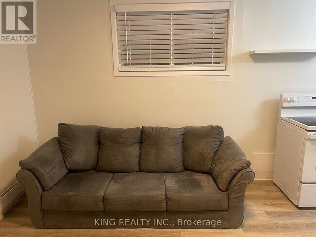 Photo - 137 Wellington St