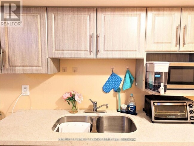 Photo - 485 Greenpark Crescent