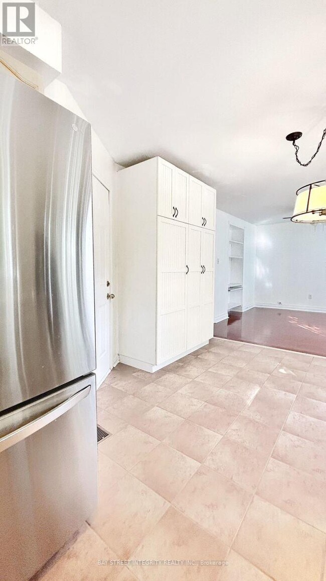Photo - 2594 Dashwood Dr