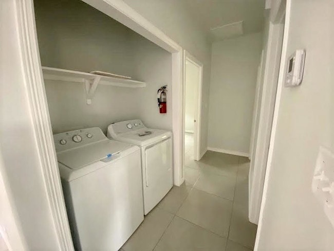 Photo - 1914 Bahamas Dr Unit 2