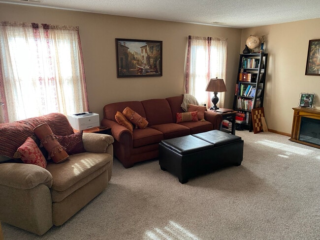 Photo - 1542 Lucy Dr