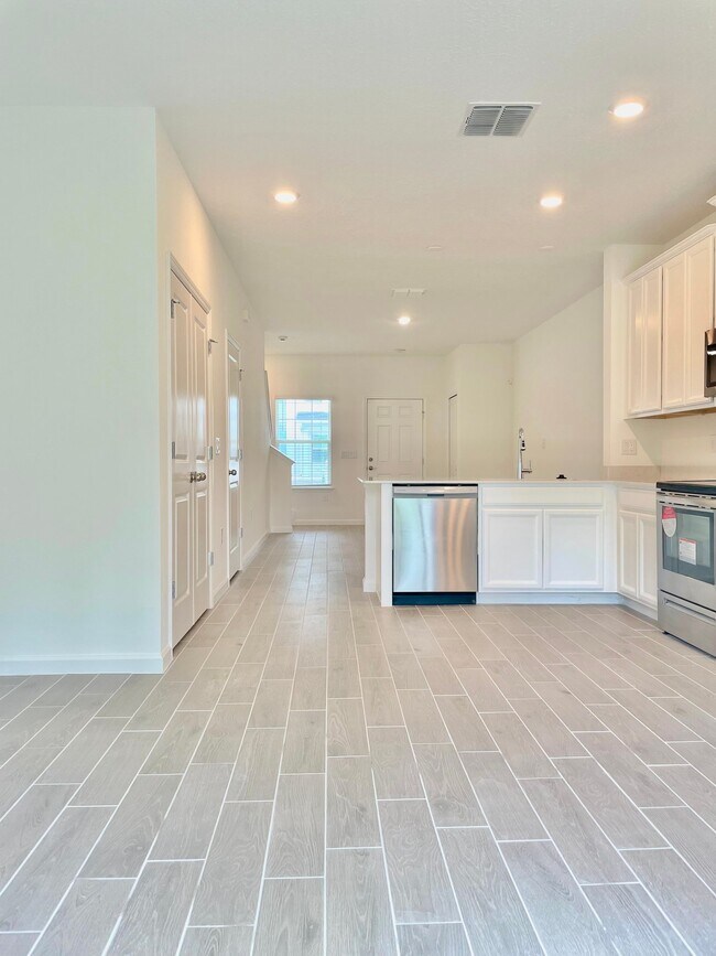 3409 SW 34th Ave