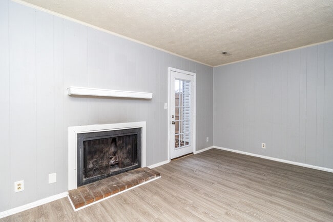 Photo - 9157 Cedarpark Ln NW