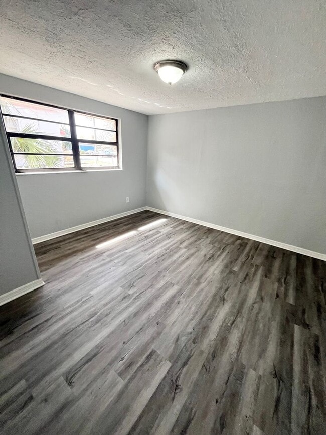 Photo - Spacious 5BR/1BA Winter Haven Home! No Application fee!