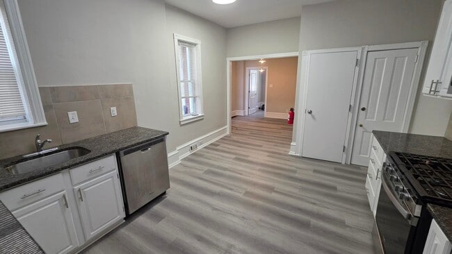 Photo - 637 N 32nd St Unidad 1