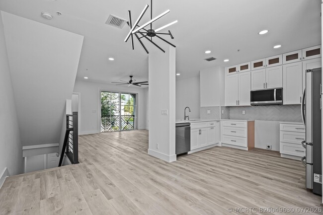 75 NW 4th Ave