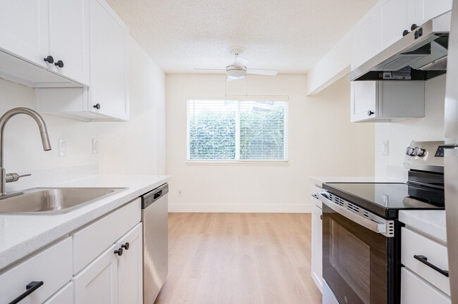 Photo - SAGEWOOD ESTATES