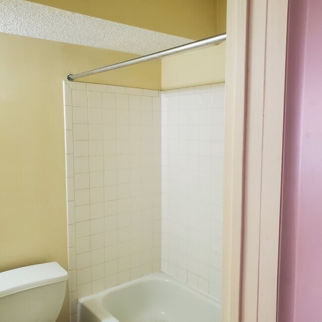 Photo - 1234 E Elm St Unit F17