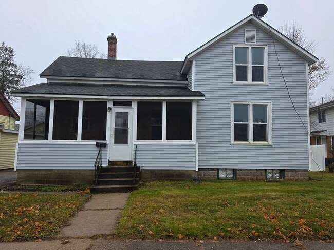 Building Photo - 4 Bed 1.5 Bath Single Family Home in Nekoosa