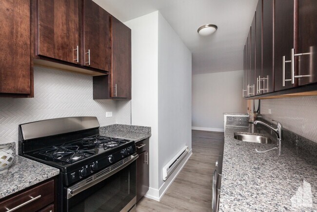 Photo - 703 West Brompton-12 Unit 12