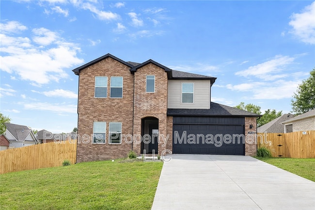 Building Photo - 1918 Larkspur St