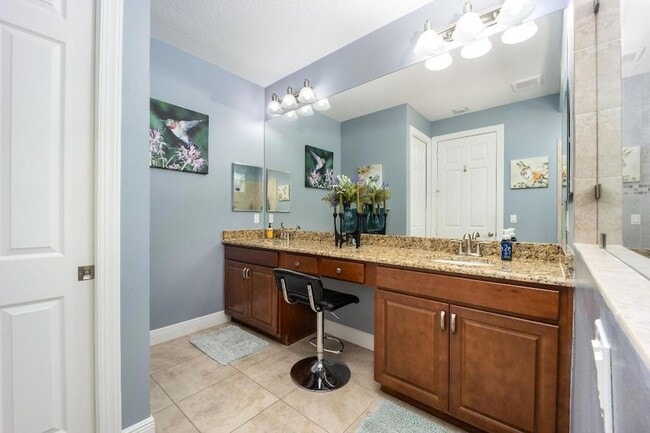 Photo - 443 11th Square SW