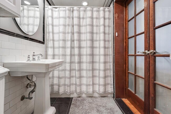 Photo - 808 Bloomfield St Unit A