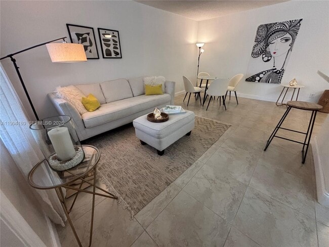 Building Photo - 1551 N 12th Ct Unit 12A