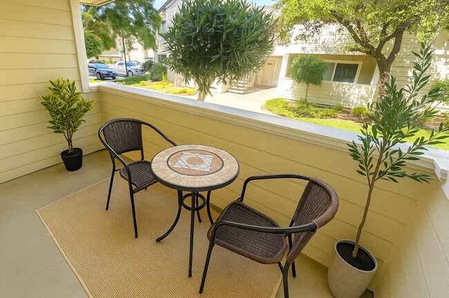 Emerald Pointe