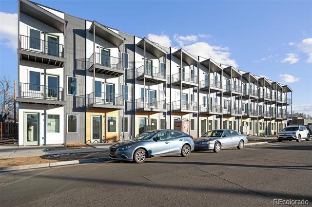 Building Photo - 2660 S Delaware St Rental