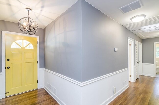 Photo - 6670 Castleton Dr NW