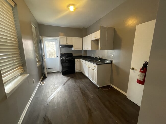 Photo - 537 Newton Ave