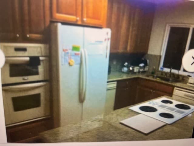 Photo - 944 Erica Dr