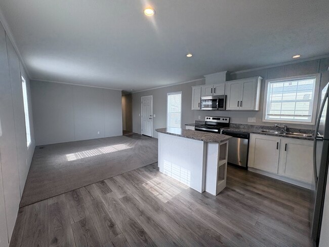 Photo - 10610 State Rte 762