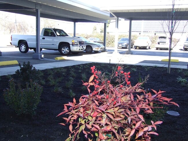 Covered Parking Available - 3142 Grant St Unit 8