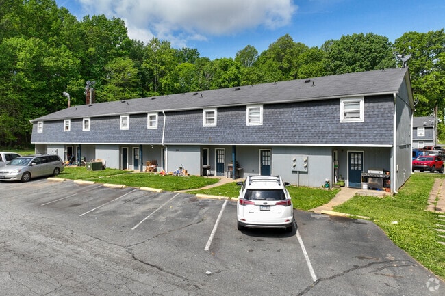 3640-3690 Yarbrough Ave - 3640-3690 Yarbrough Ave